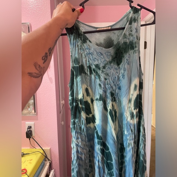 Beautiful blue and green dress - Picture 2 of 5